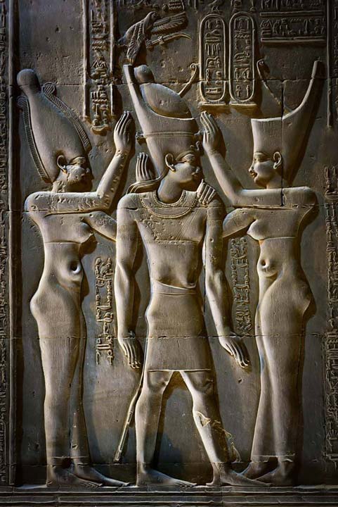 "Dressing a King" by Viet Chu Photography