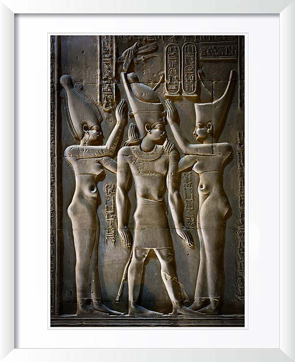 "Dressing a King" by Viet Chu Photography